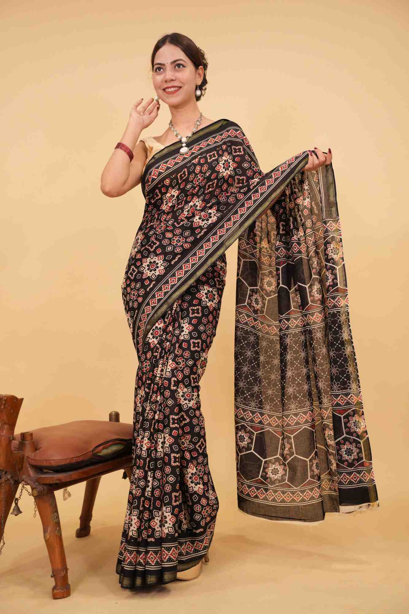 Predrape ready to wear Block Printed Mul Mul Cotton With Zari Border Wrap In One Minute Saree - Image 2