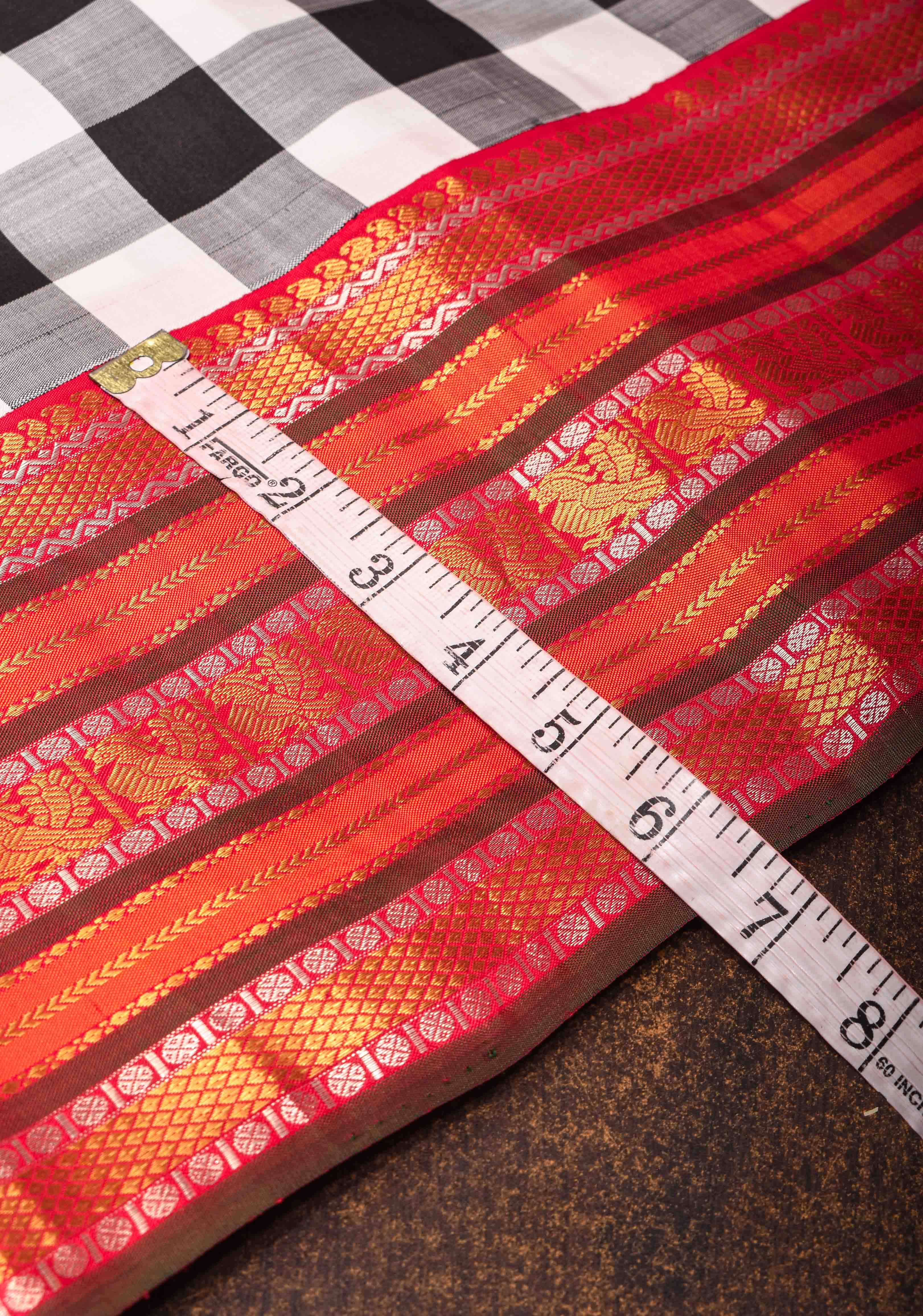 Stunning Korvai Weave Black And White Checks Pure Kanjivaram Silk Saree with Grand Pallu and Contrast Zari Border | SILK MARK CERTIFIED | Shobitam - Image 7