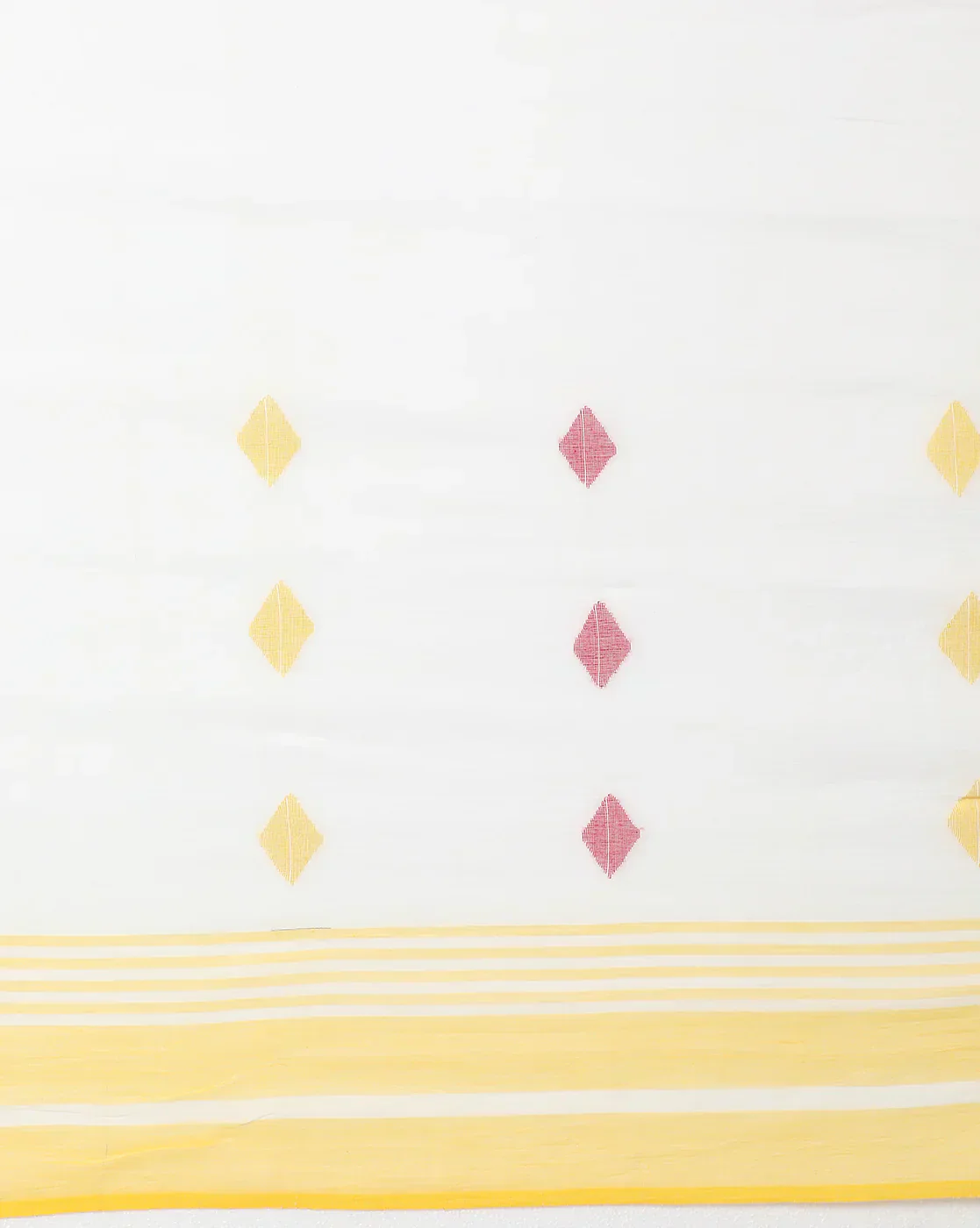 White Red Diamond Jamdani Cotton Saree - Image 3