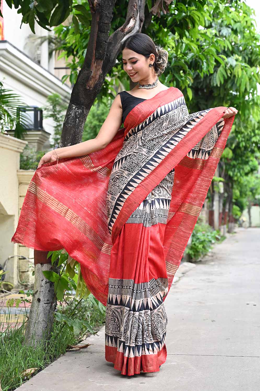 Ready To Wear Beige & Red  Tussar Giccha Soft Handloom Silk Wrap in 1 minute saree - Image 4