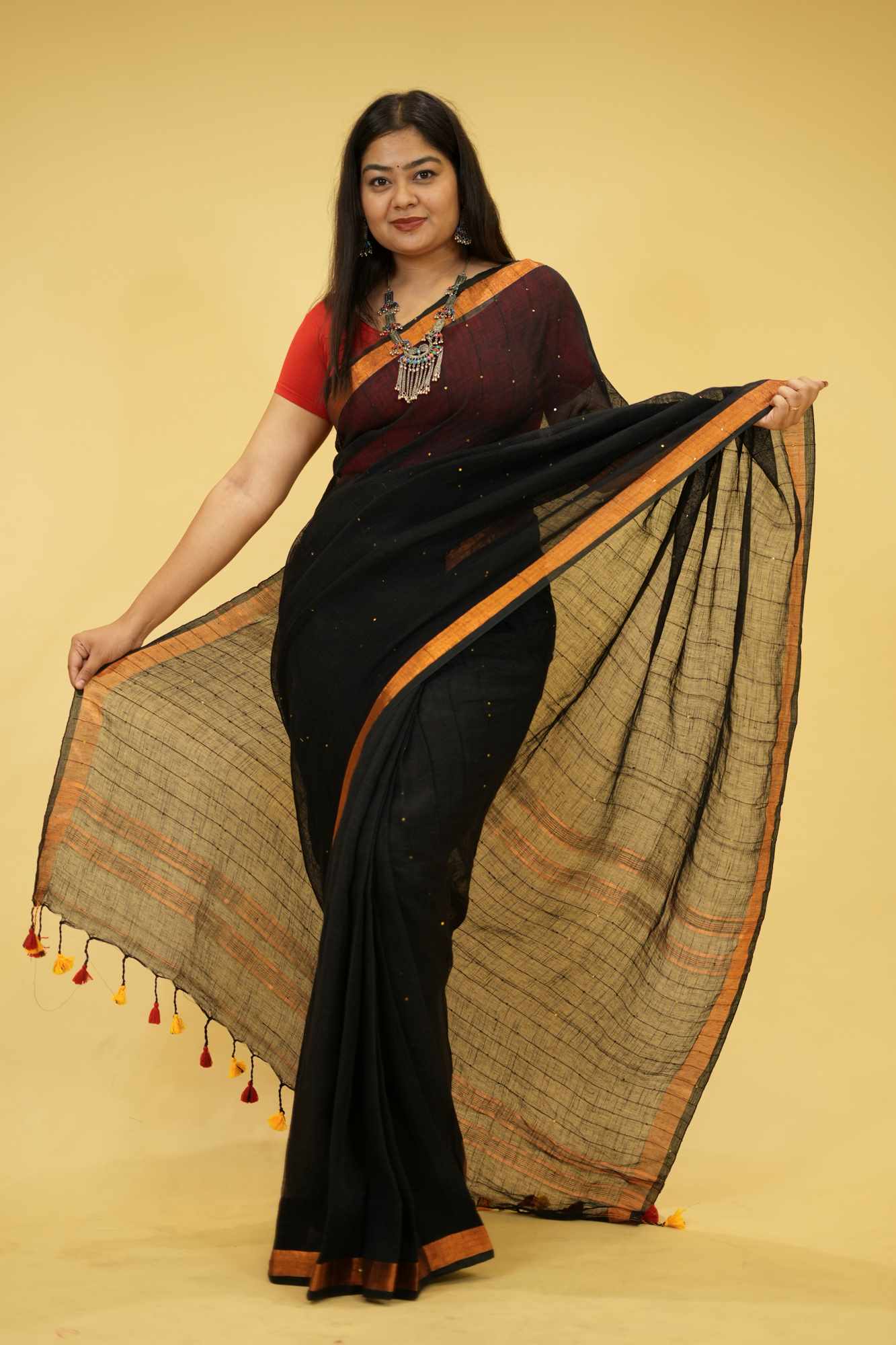Ready To Wear Cotton Linen Sequins Woven With Contrast Border  and Tassels On Palla Saree - Image 12