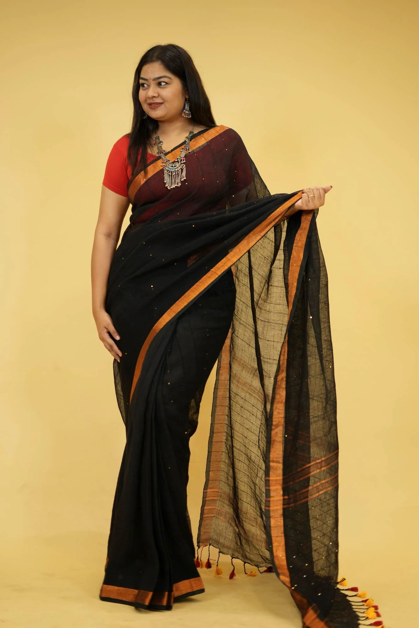 Ready To Wear Cotton Linen Sequins Woven With Contrast Border  and Tassels On Palla Saree - Image 3
