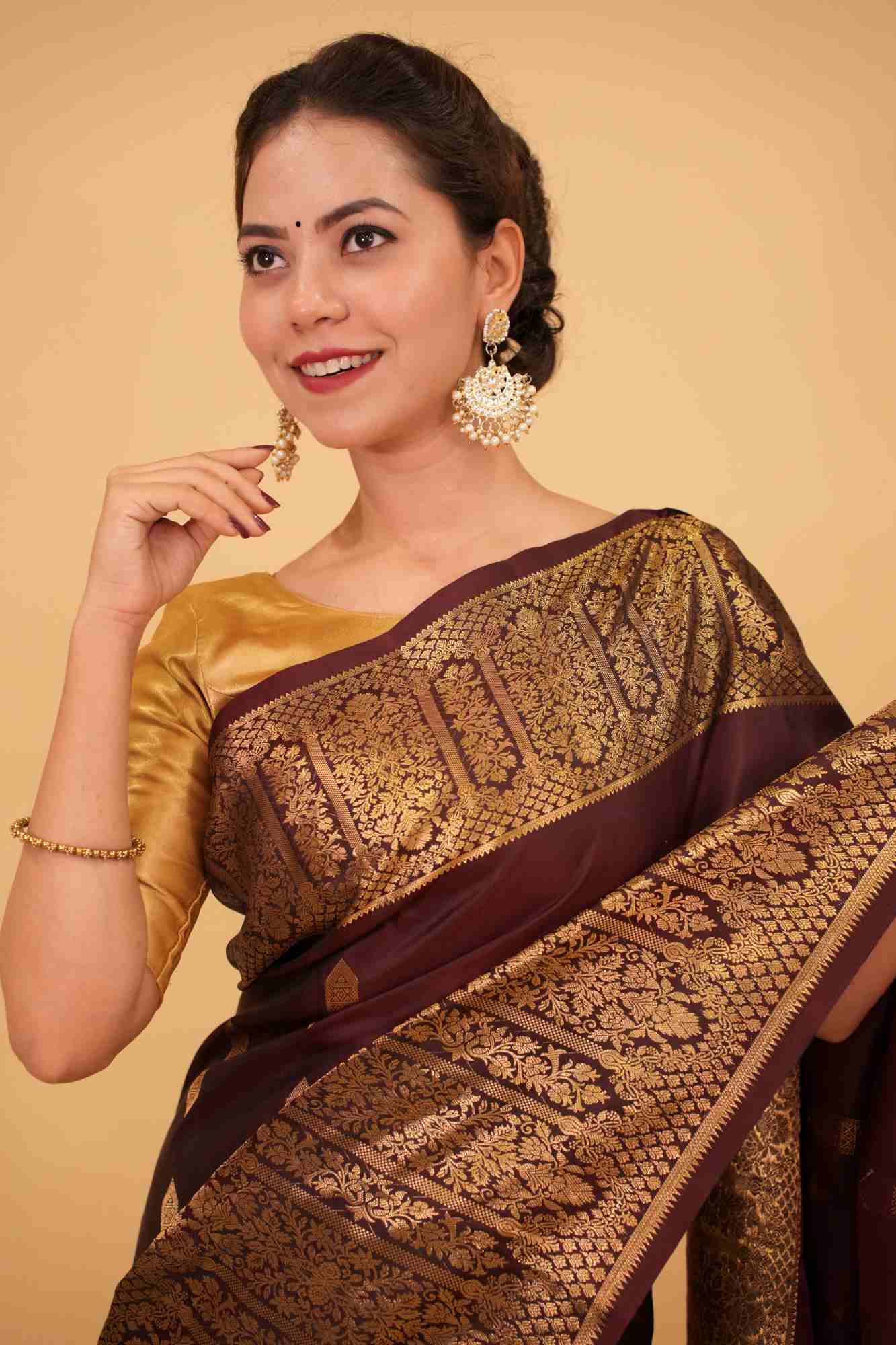 Ready to wear saree Stunning Maroon  Pure handwoven Gadwal Silk Saree with Grand Pallu and Ornate Arches Zari Border | SILK MARK CERTIFIED - Image 6