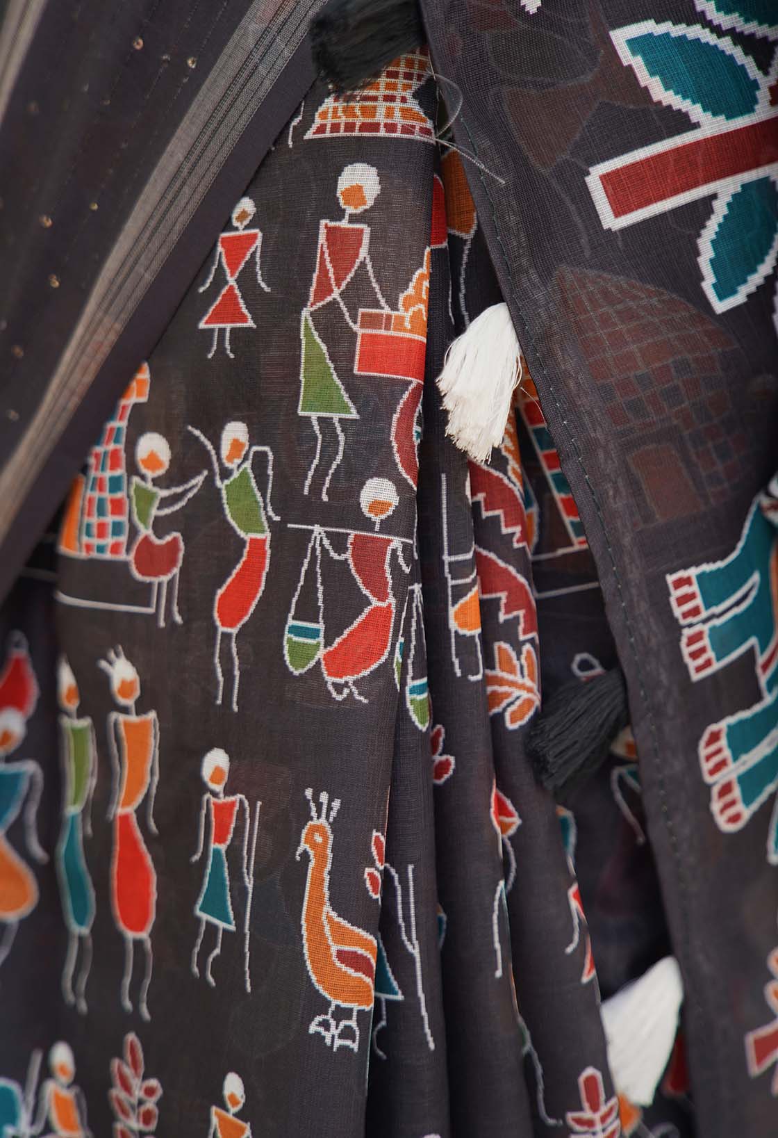 Ready To Wear Saree Tribal Art  Printed  With Tassels On Pallu Wrap in 1 minute saree - Image 7
