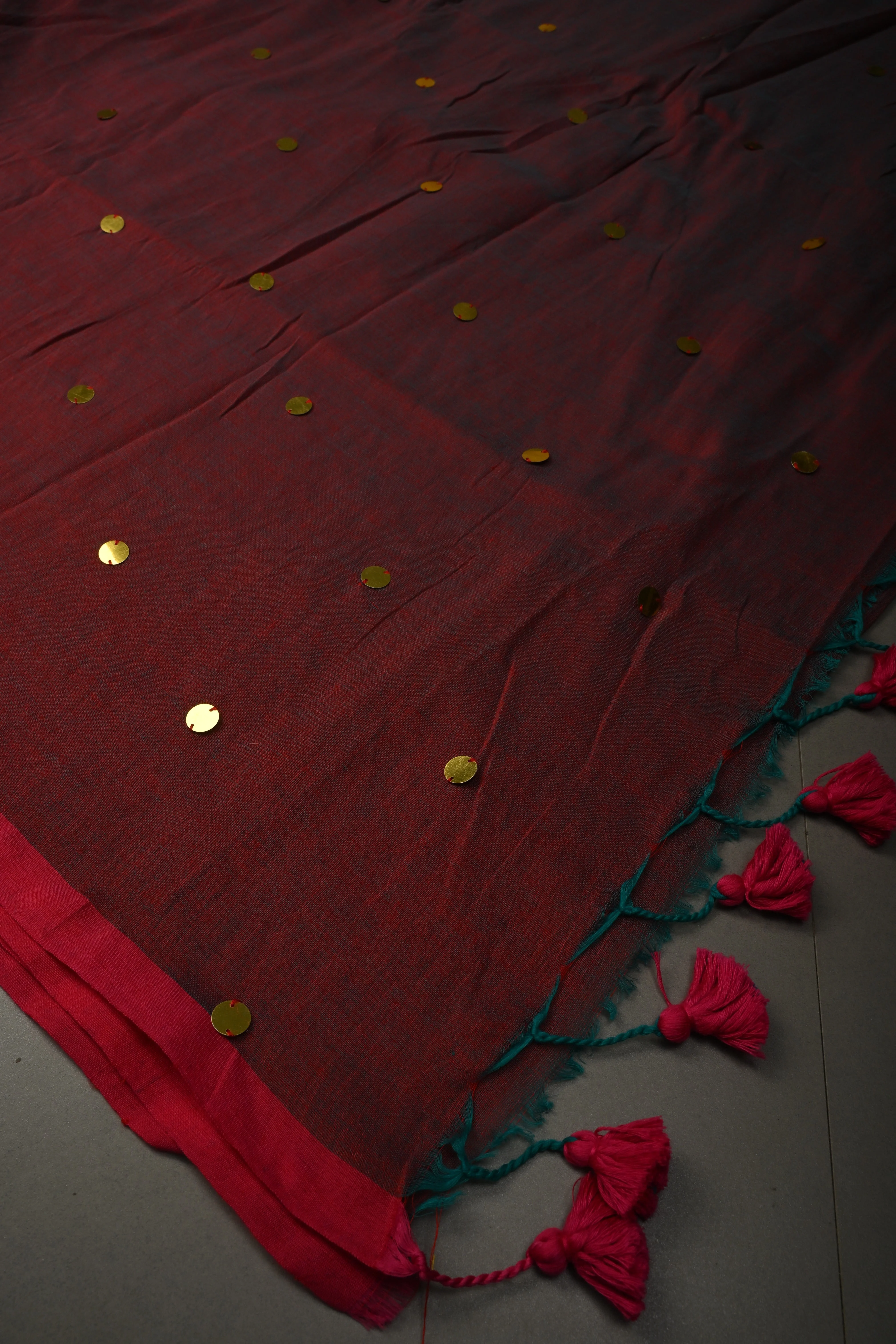 Red-Green Dual Tone Mercerized Mul Cotton saree in With Tikki work and Long Tassels, No Blouse Piece | Shobitam - Image 7