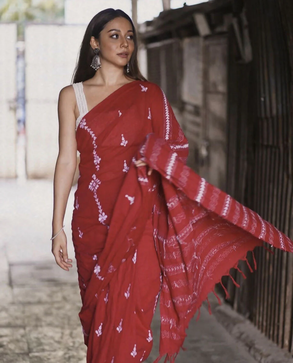 Gulmohar Red Mul Kantha Stitch Saree | Shobitam - Image 2