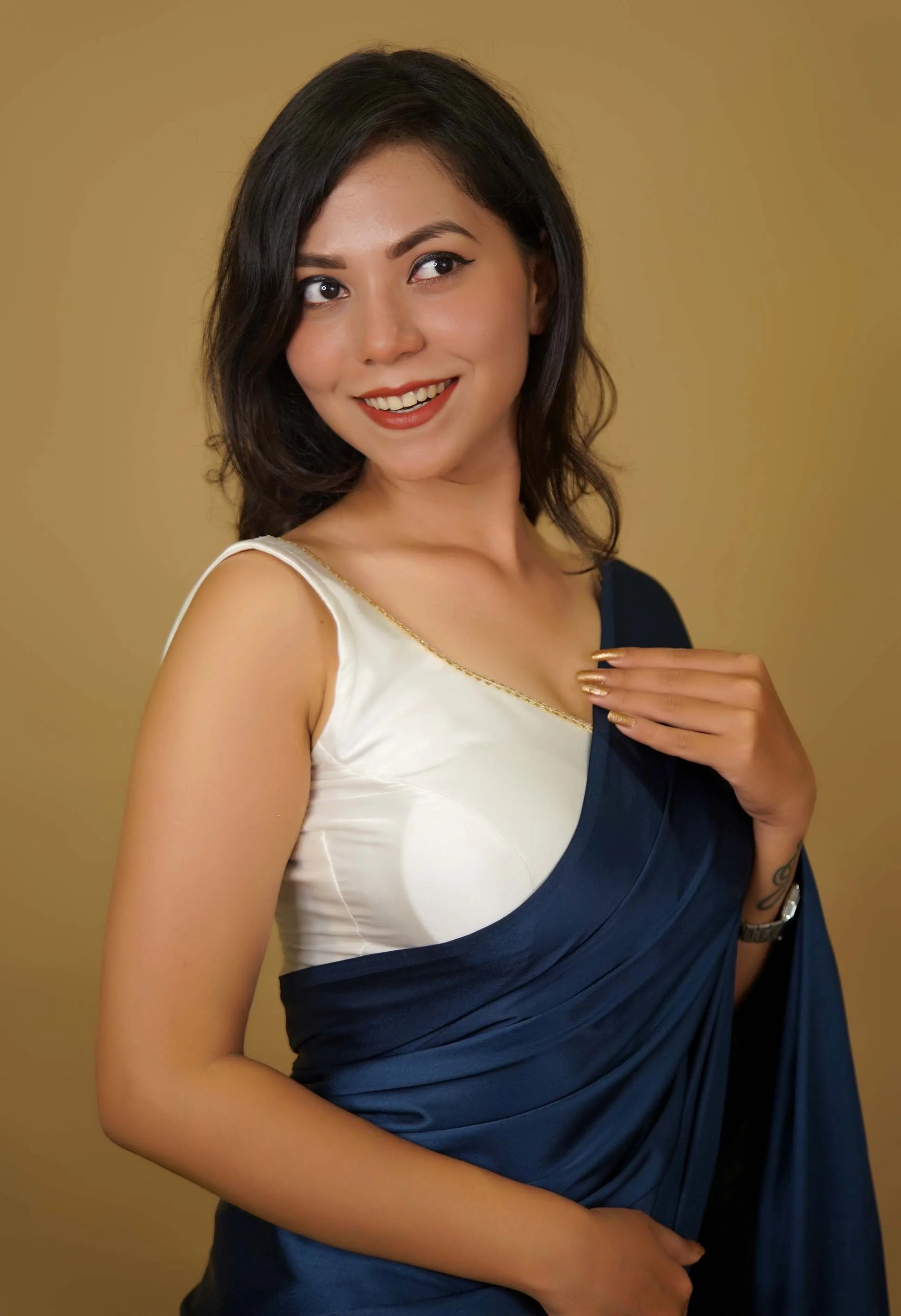 Round  Neck with Princess Cut & Lace  Around Neck Padded Designer Blouse - Image 5