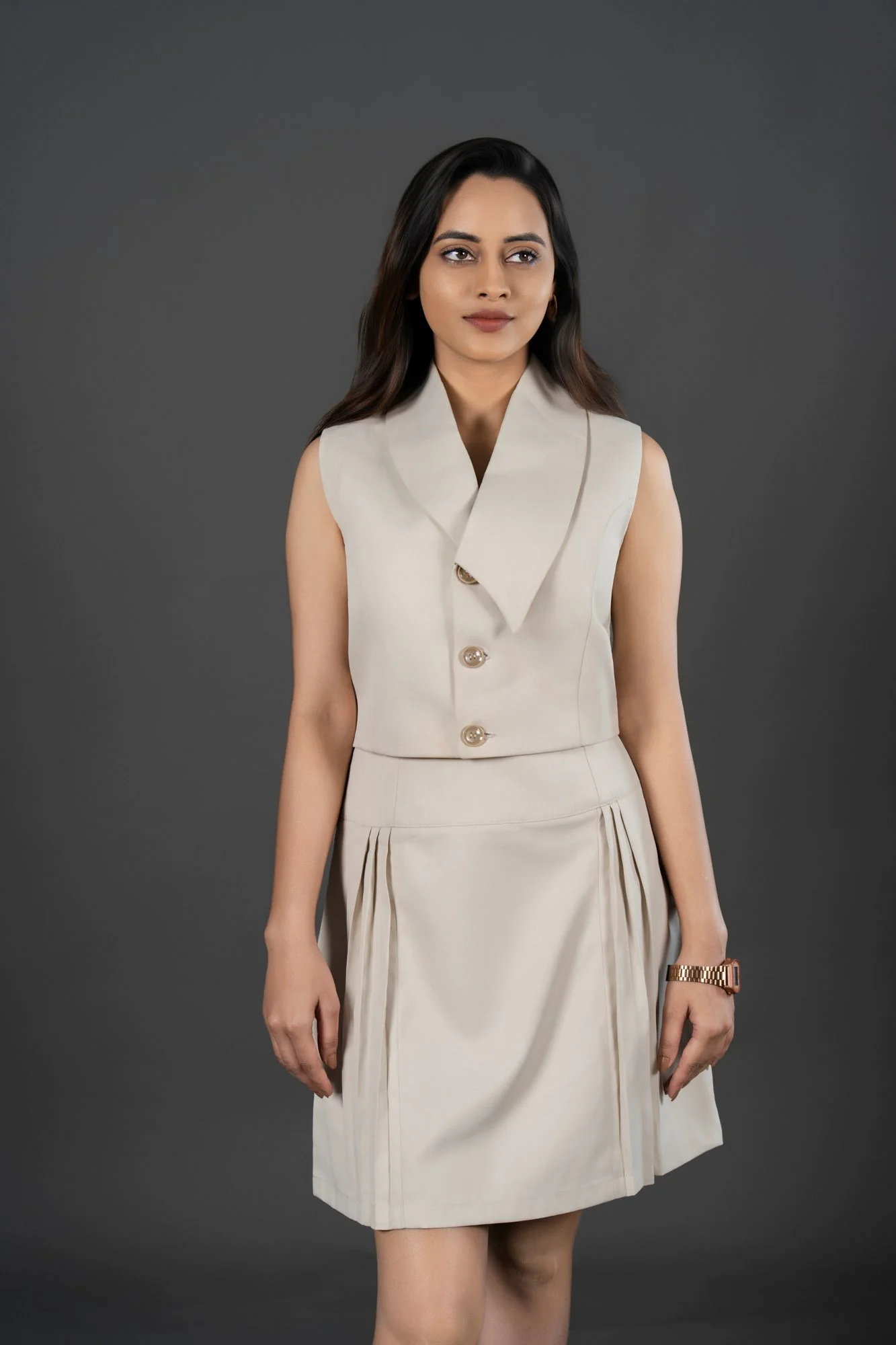 Sleeveless Exaggerated Collar Button-Down Front Waistcoat - Image 4
