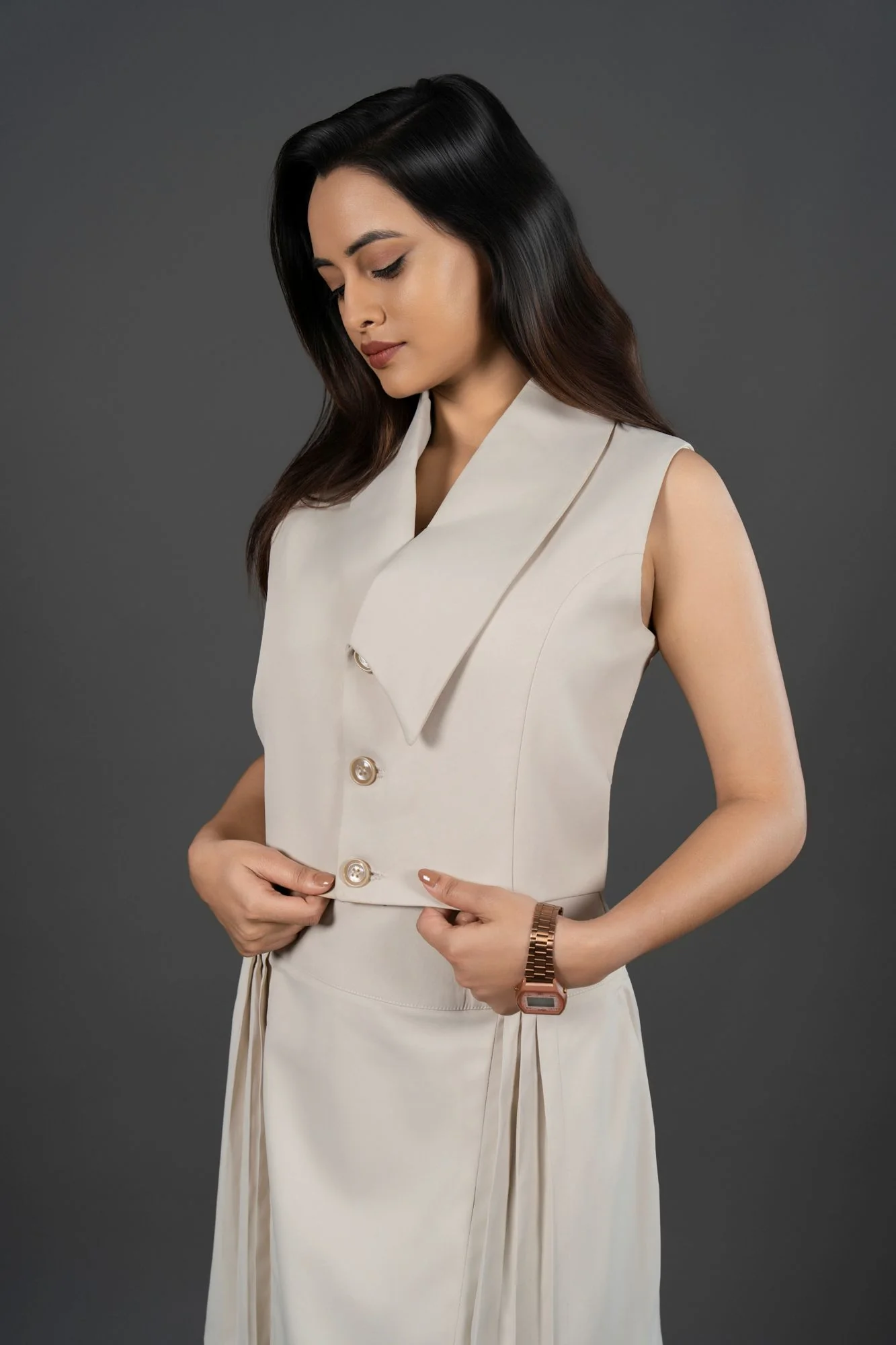 Sleeveless Exaggerated Collar Button-Down Front Waistcoat - Image 6