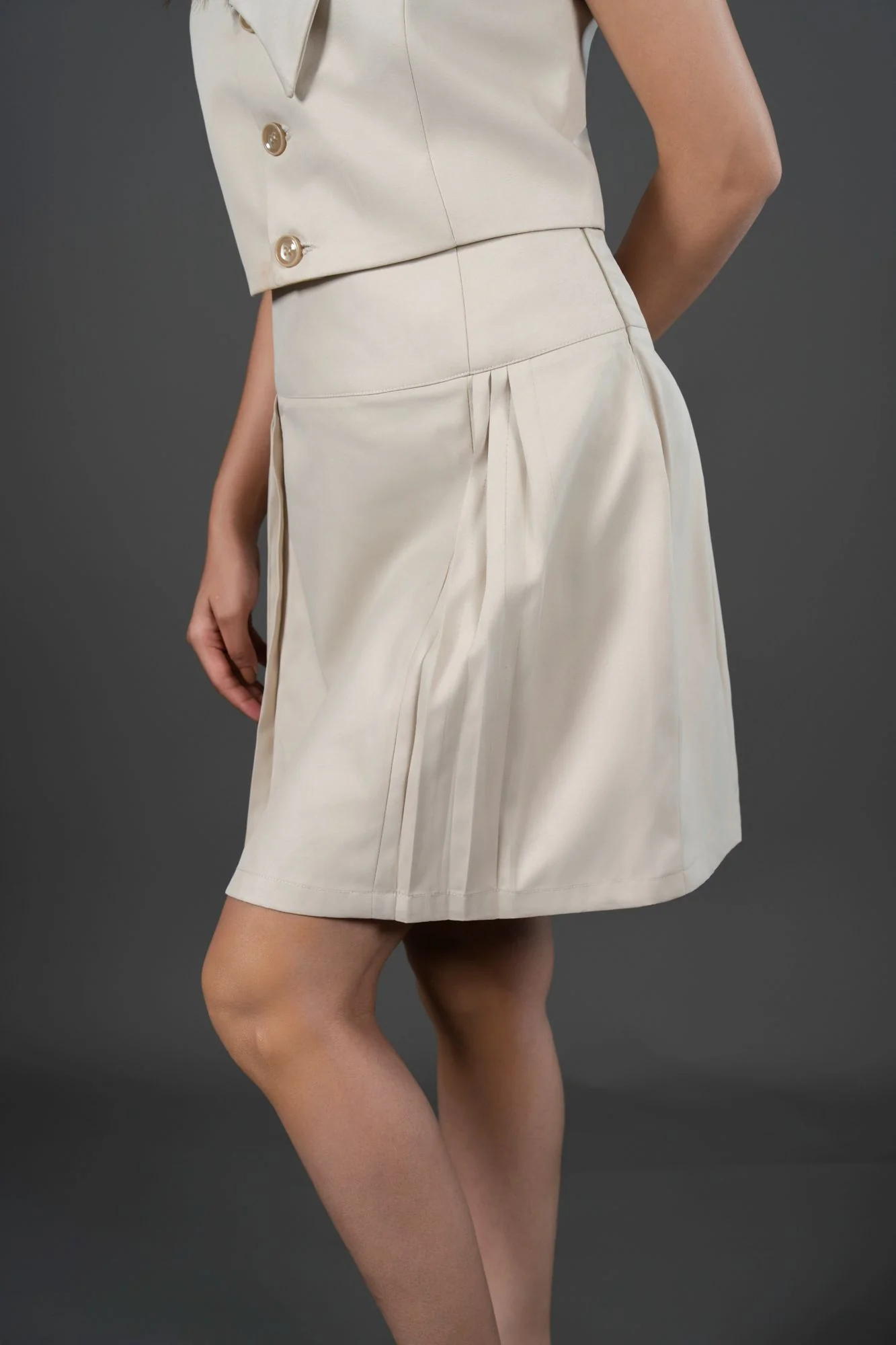 Sleeveless Exaggerated Collar Button-Down Front Waistcoat - Image 7