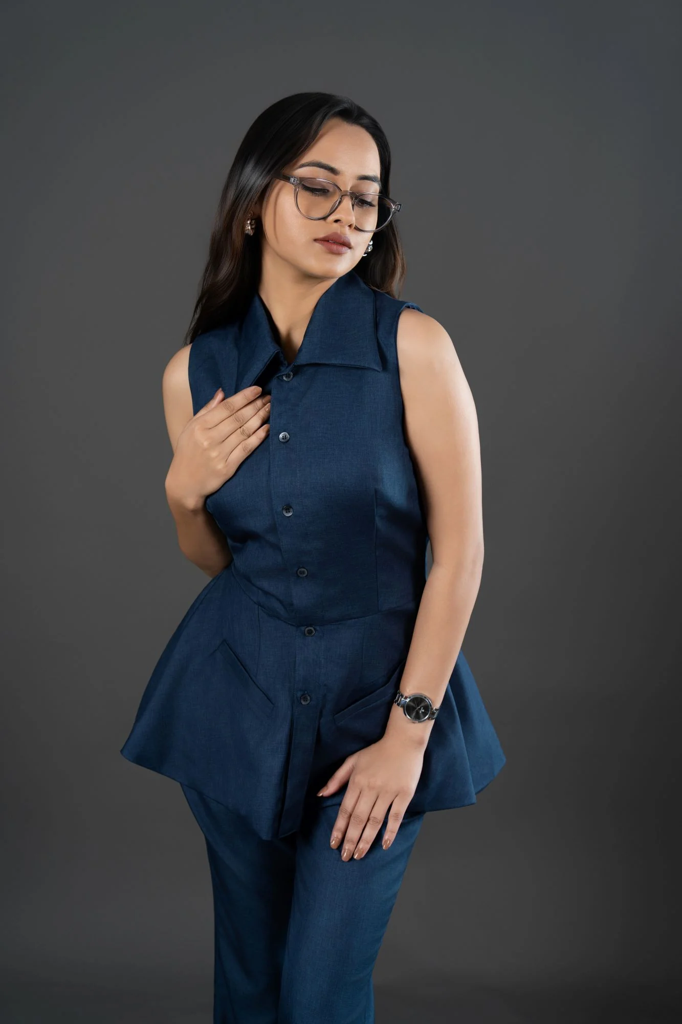 Tailored Poly Viscose Suiting Set Featuring a Structured Waistcoat and Sleek Trousers - Image 8