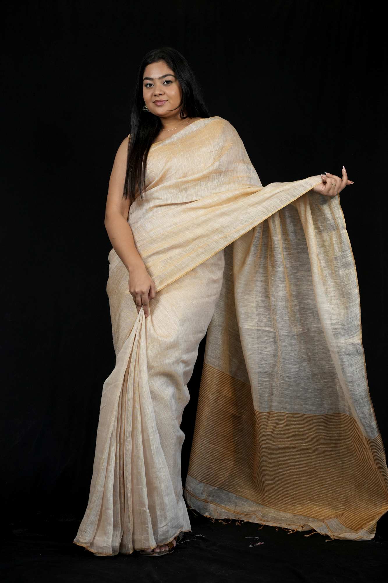 Tissue Linen with Shimmering Texture and Zari Border Ready To Wear Saree - Image 5