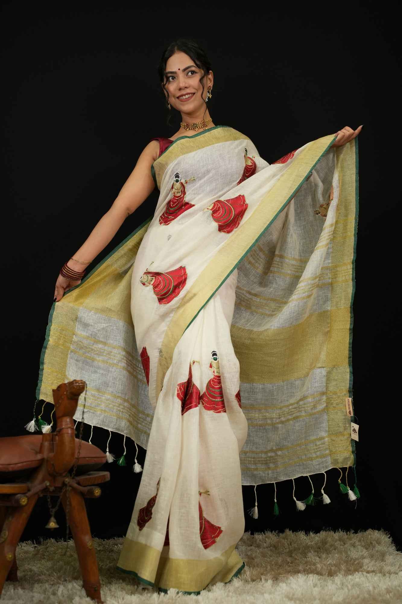 Traditional  Dandiya Embroidery With  Golden Borders  Wrap In One Minute Saree - Image 3