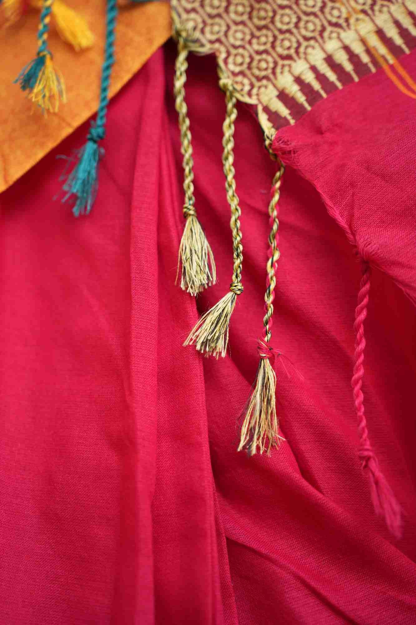 Traditional Handloom Weave Pure Cotton With Contrast Temple Bordered Ready To Wear Saree - Image 6