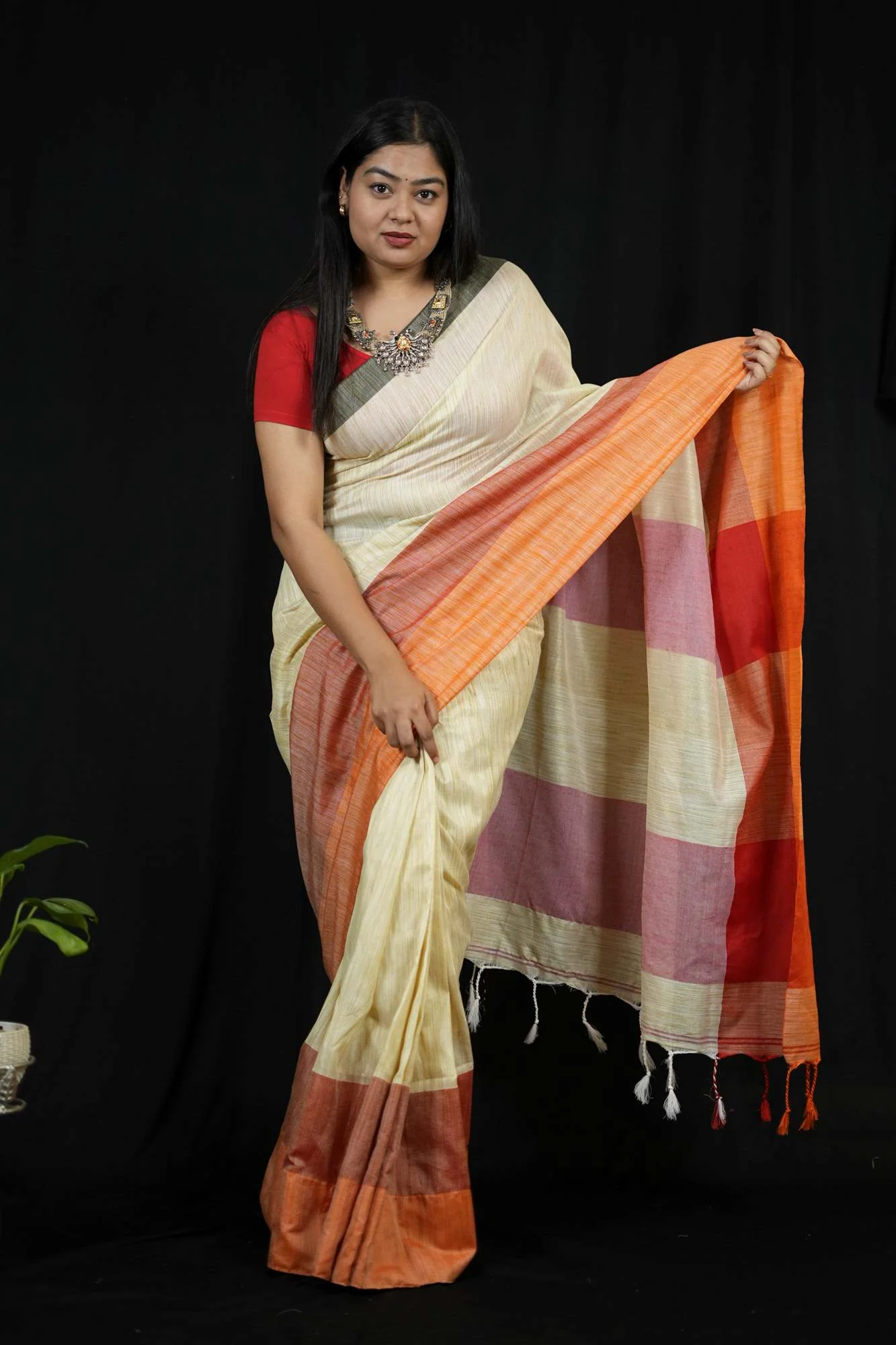 Traditional Weaving Jhute Cotton Ready to Wear Saree - Image 4