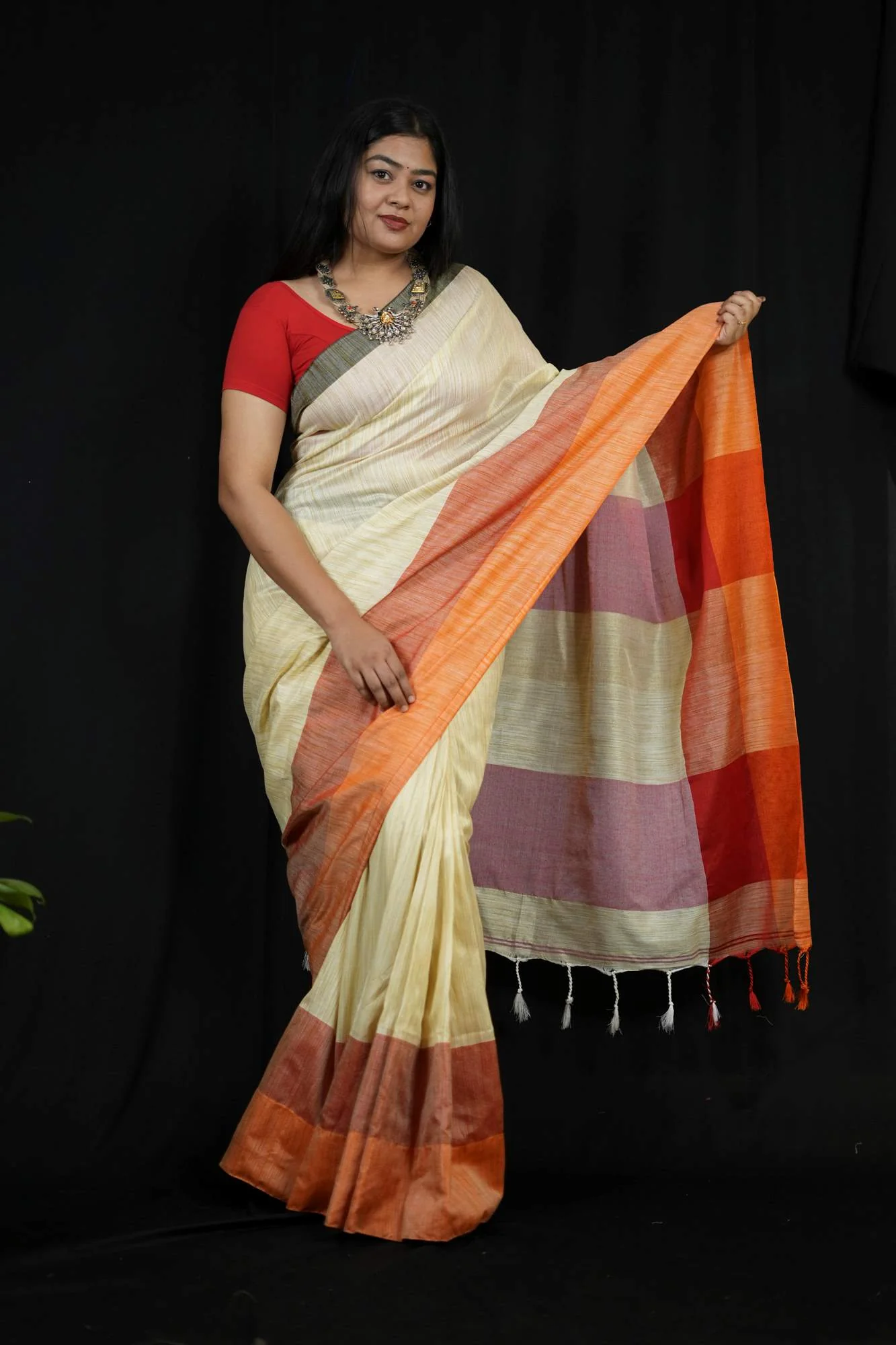 Traditional Weaving Jhute Cotton Ready to Wear Saree - Image 7