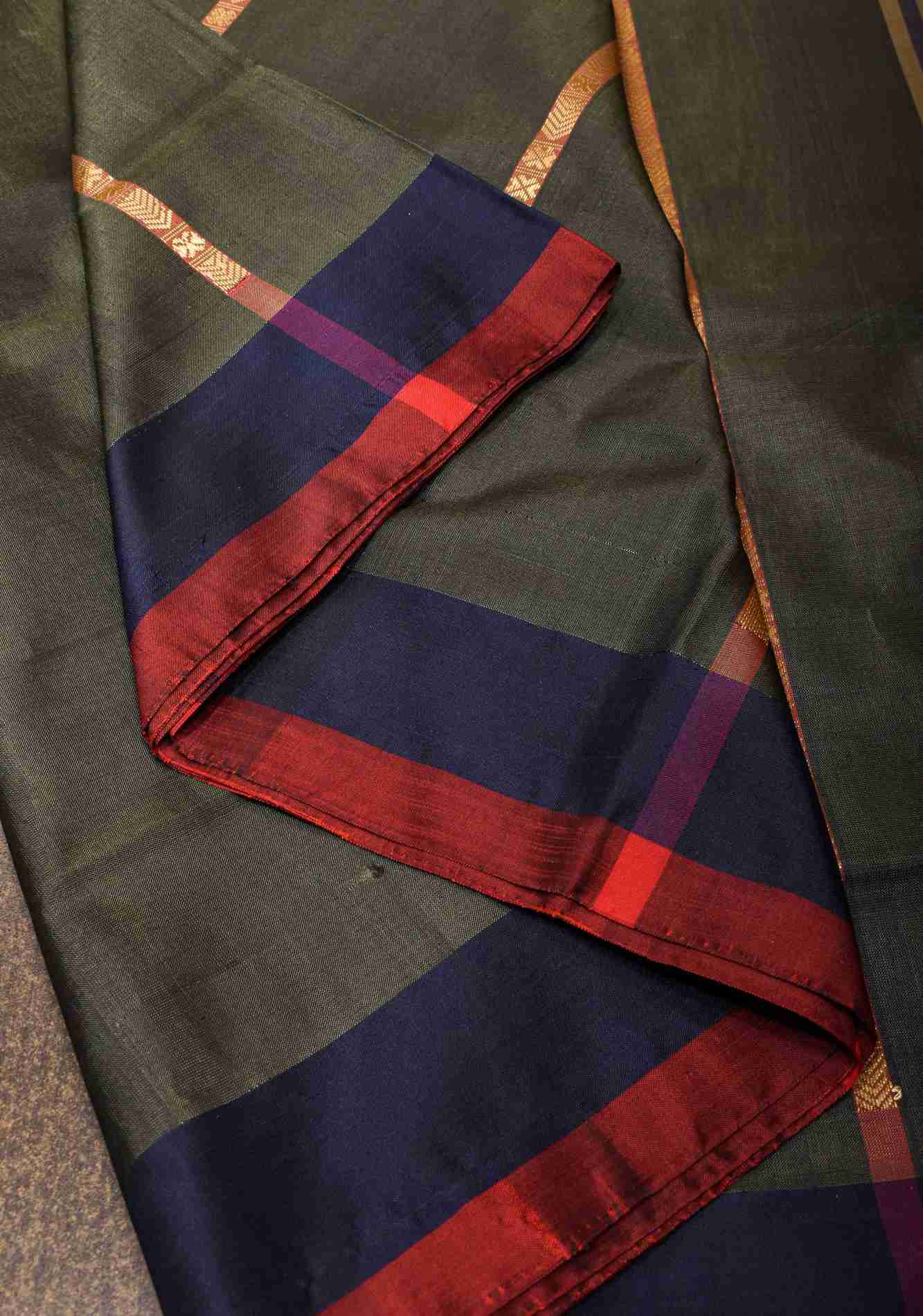 Vegan Silk Handloom prestitched Saree in Dark Gray with Resham Stripes and Contrast Pallu, No Blouse piece ready to wear saree - Image 5