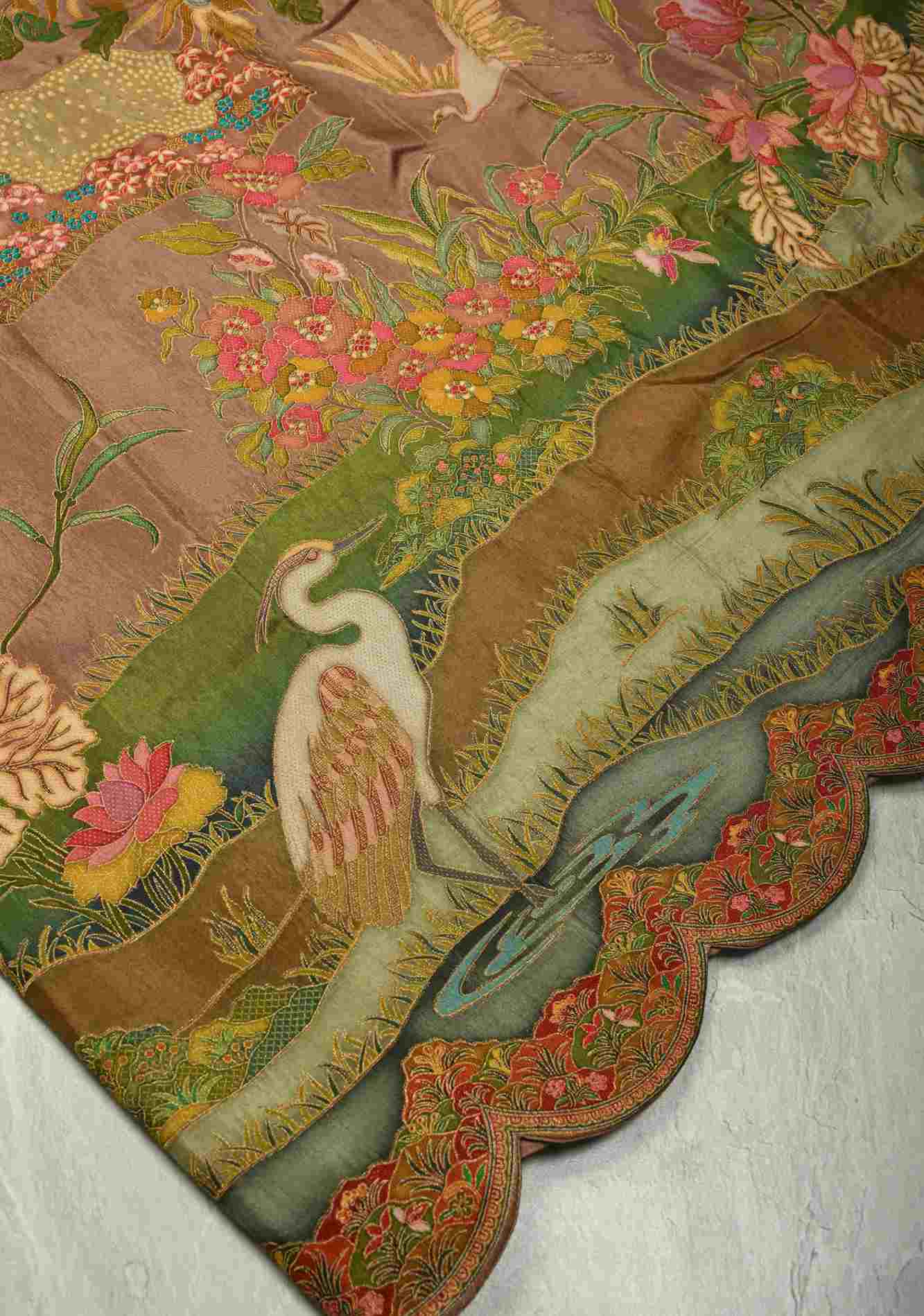 Vegan Soft Silk ready to wear Saree with Floral Brocade and Crane Motifs in Dusty Rose with Scallop border - Image 3