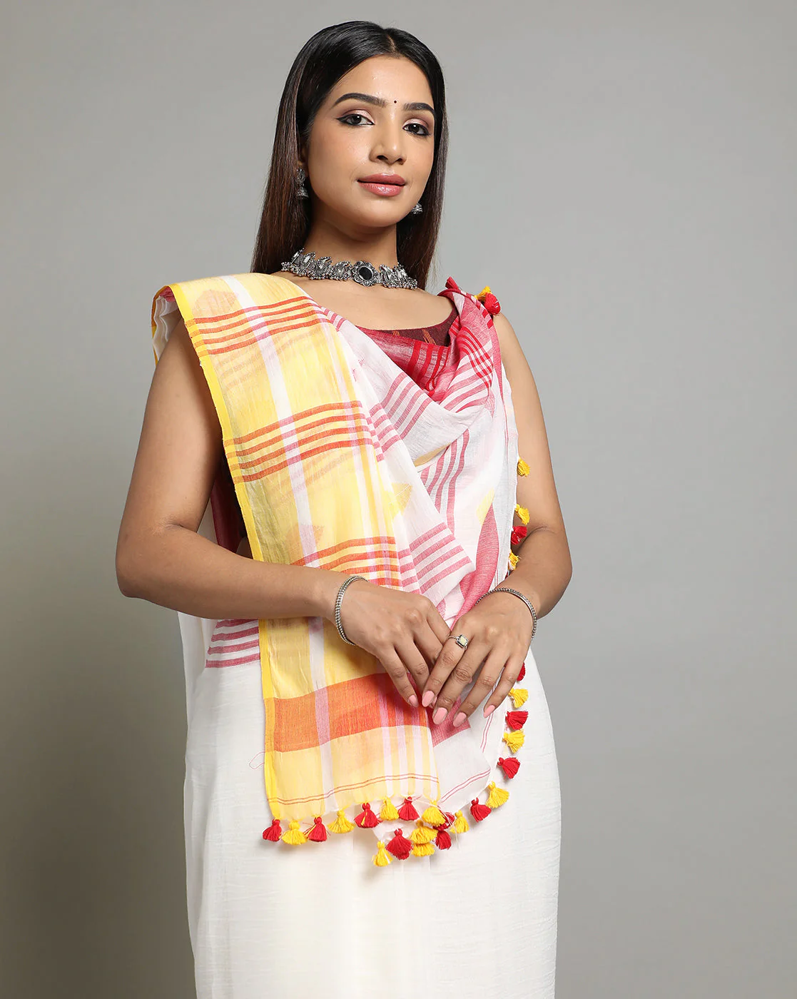 White Red Diamond Jamdani Cotton Saree | Shobitam - Image 3