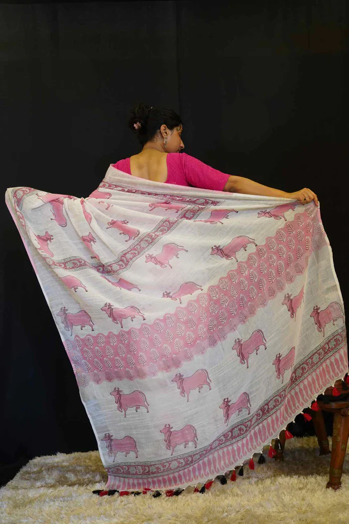 White Beautiful Soft Cotton Mulmul Pichwai Block Printed With Border Wrap In One Minute Saree - Image 5