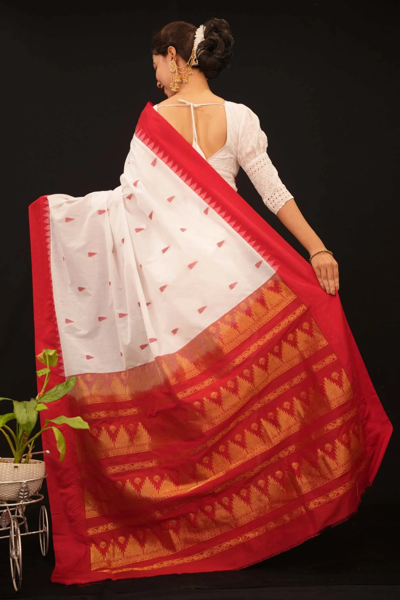 White With Red Temple Bordered Zari Butta Ornate Palla Pre Drape Saree - Image 4