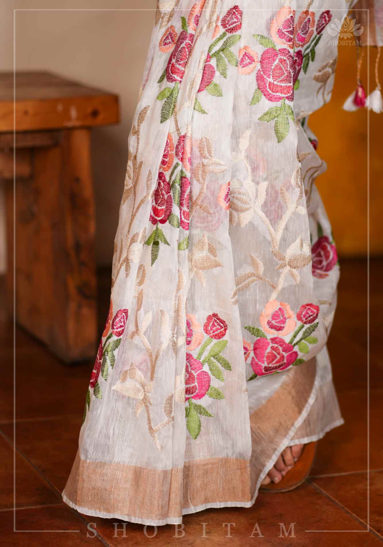 Wrap in 1 minute saree Silk Linen Roses Embroidery Saree - White with Zari Border - Image 3