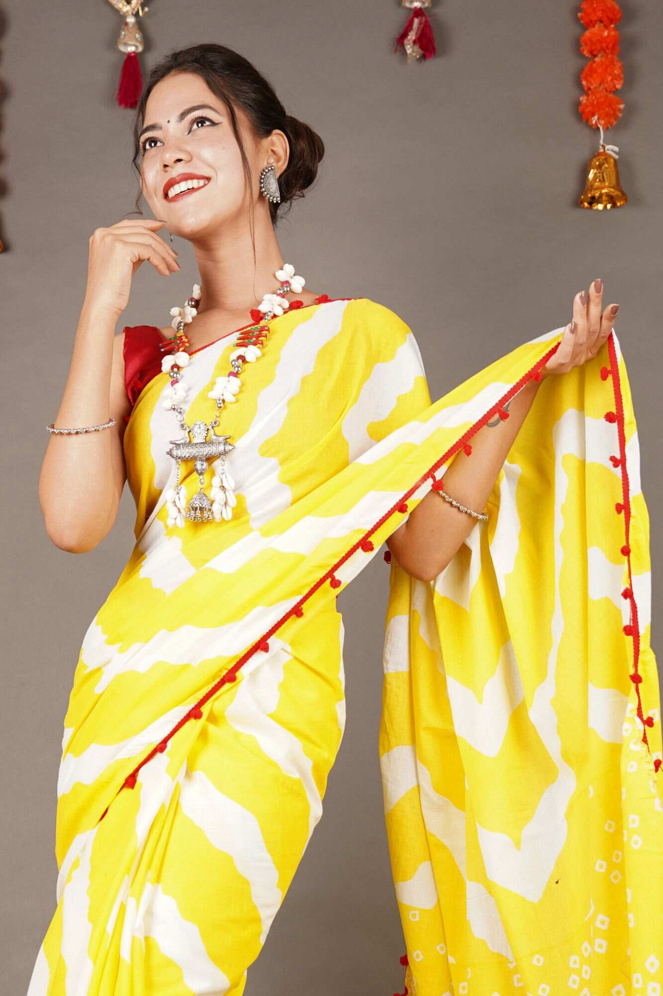 YELLOW AND WHITE COTTON MUL MUL PRINTED SAREE WITH POMPOM - Image 7